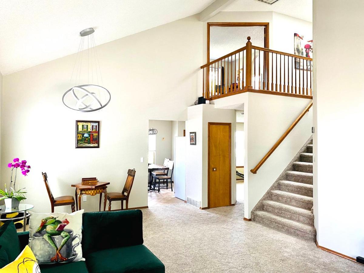 Artsy Home Close To Usafa With Fireplace And Patio 콜로라도스프링스 외부 사진