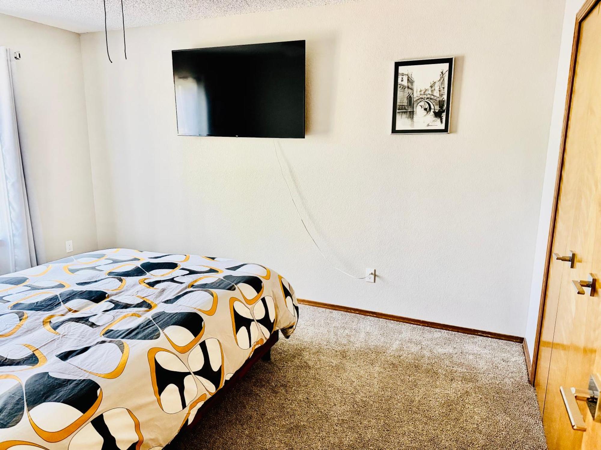 Artsy Home Close To Usafa With Fireplace And Patio 콜로라도스프링스 외부 사진
